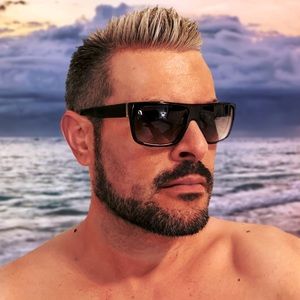 Marc by Marc Jacobs Men’s sunglasses blue ombré lenses